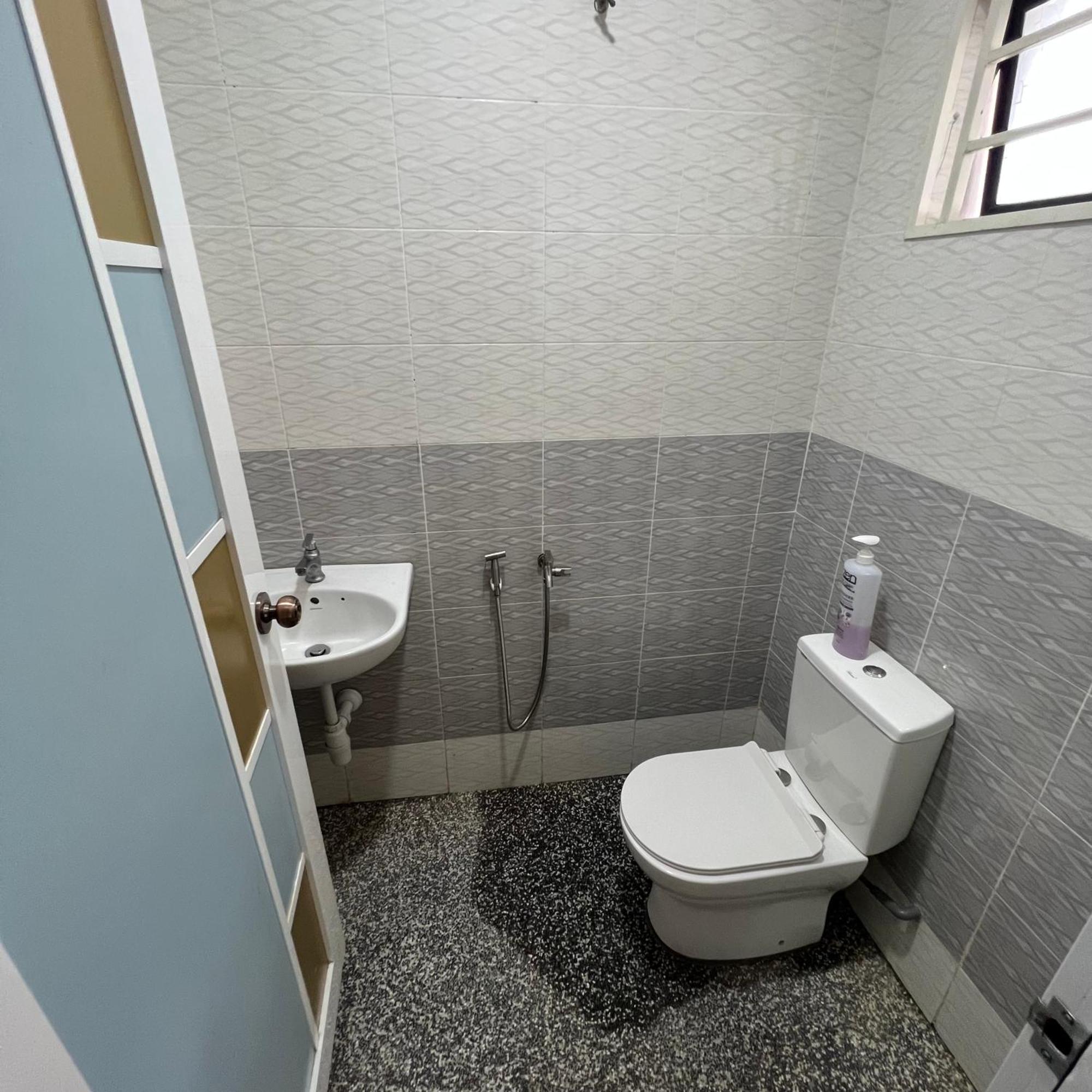 D' Totok Housestay Sepang Eksteriør billede